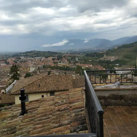 Trilocale In Centro Storico A Spoleto