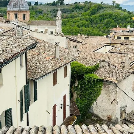 Trilocale In Centro Storico A Spoleto
