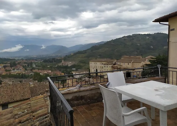 アパート Trilocale In Centro Storico A スポレート