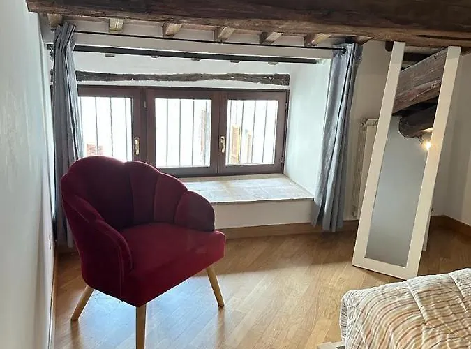 Trilocale In Centro Storico A アパート スポレート